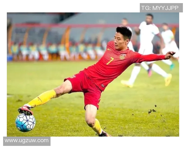 武磊精彩突破传中助力球队进攻展现个人技术与团队配合的完美结合 武磊精彩突破传中助力球队进攻展现个人技术与团队配合的完美结合